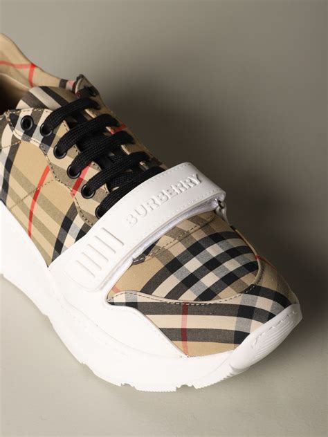 Burberry Sneakers 